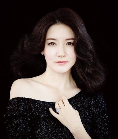 韩网女星爆料视频播放,揭秘娱乐圈不为人知的一面 第2张 韩网女星爆料视频播放,揭秘娱乐圈不为人知的一面 第2张